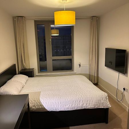 Entire 2 Bedroom Flat Londres Exterior foto